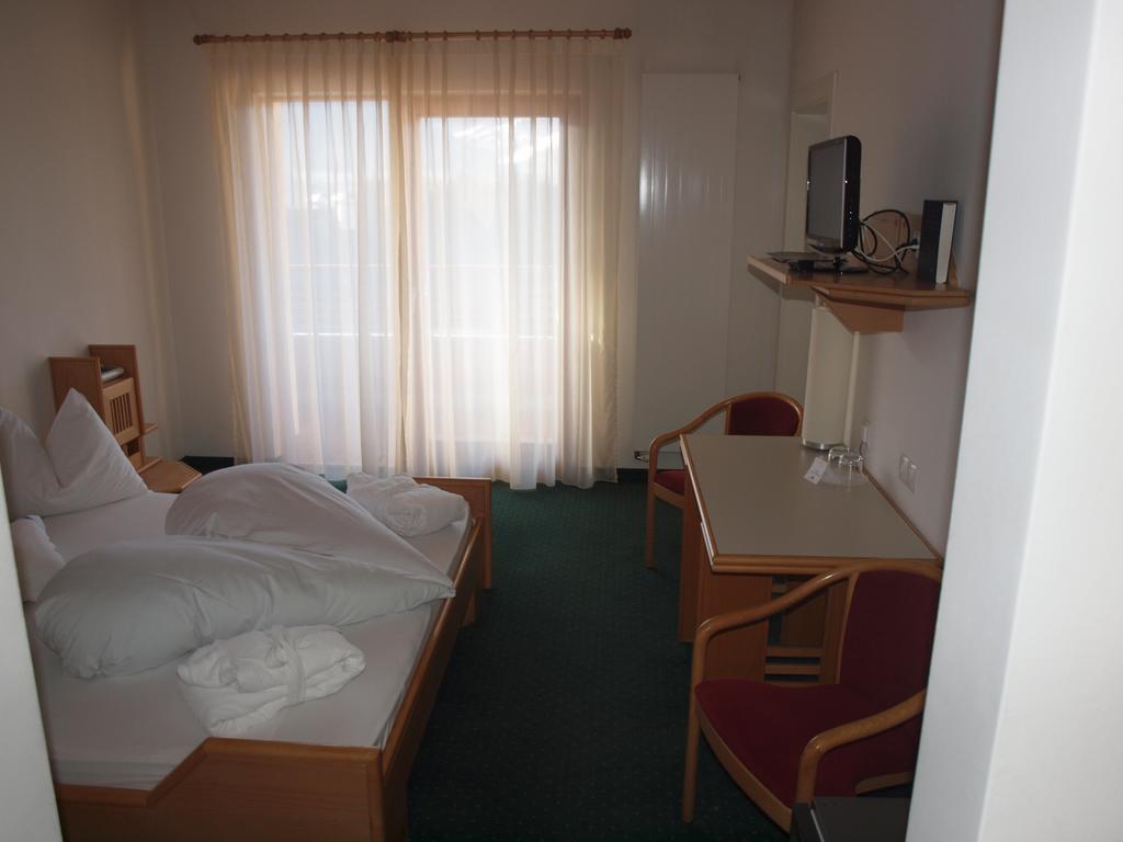 Sporthotel Rasen Rasùn di Sotto Exterior foto